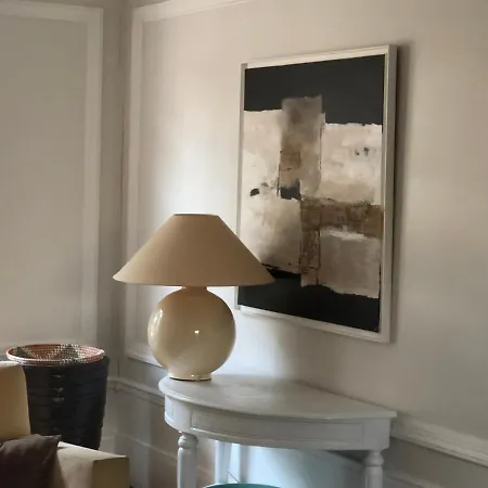 Le Petit Trianon De Victoria * ורסאי