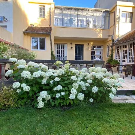 Bed & Breakfast Le Petit Trianon De Victoria *